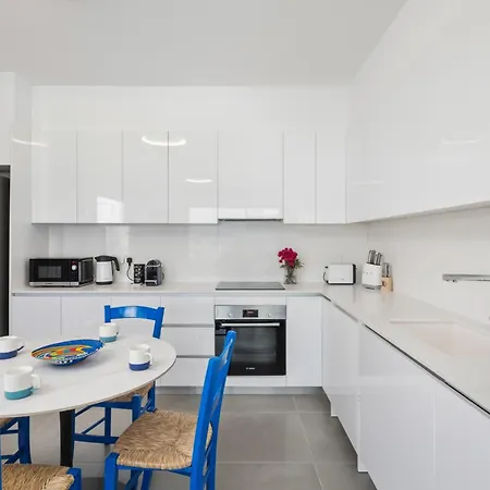The Mackenzie Azure 2br Near & Pool Apartamento *