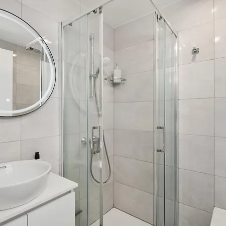 Apartamento The Mackenzie Azure 2br Near & Pool Larnaca