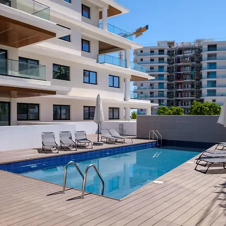 The Mackenzie Azure 2br Near & Pool Lejlighed Larnaca